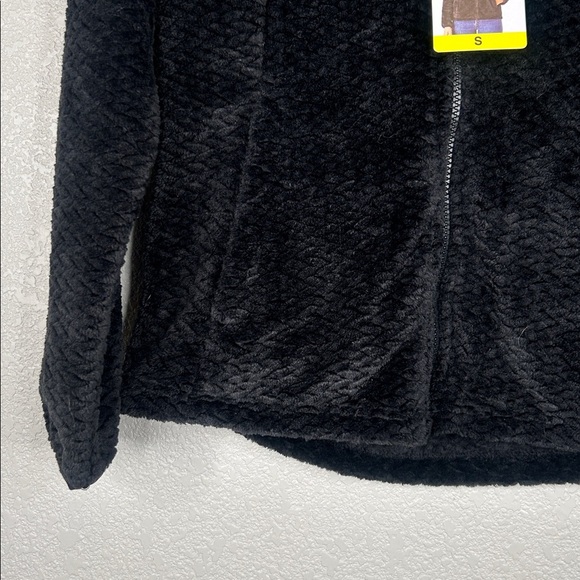 Free2B Black Fuzzy Braided Butter Pile Lightweight Fall Jacket Size Small New! - Picture 3 of 7